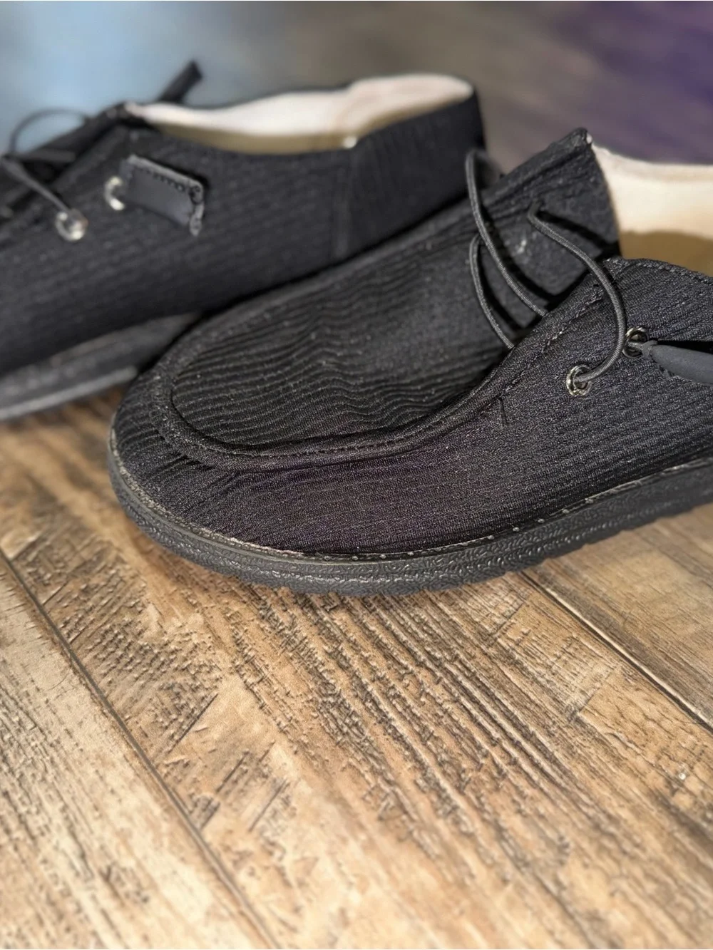 N/A comfortable black